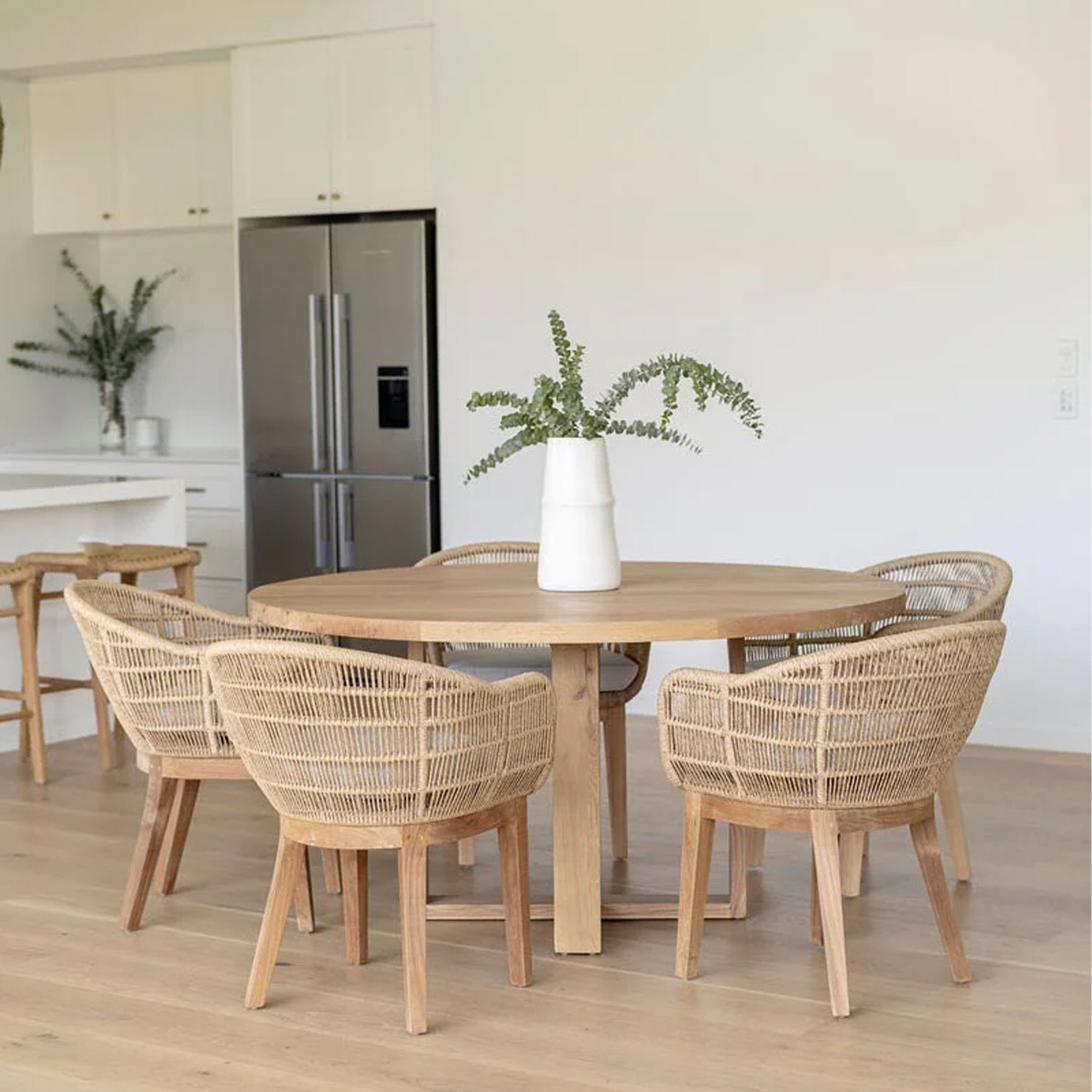 Luxury Lifestyle Furniture - # Conjuntos de Comedor Modernos y